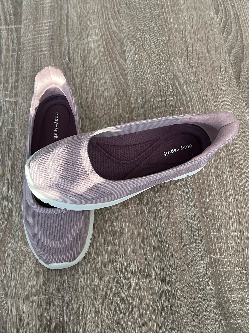 Easy Spirit Women's Slip-On Flats in Mauve and Lavender New without box size 7